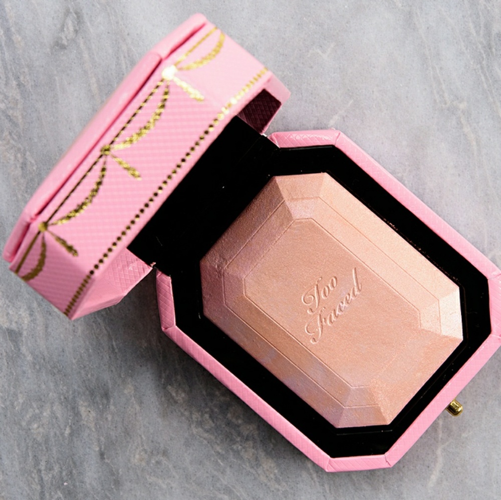 Diamond Light Highlighter by Too Faced